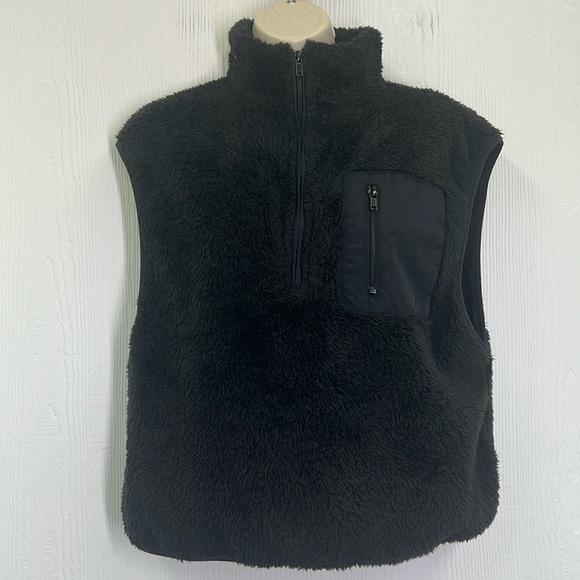 H&M - Black Fleece Half Zip Up Chest Pocket Sleeveless Pullover Vest Size XS - Picture 1 of 10